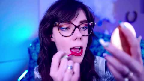 Bella Bondai online show from 11.09.25