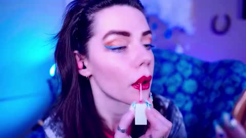 Bella Bondai online show from 11.11.25