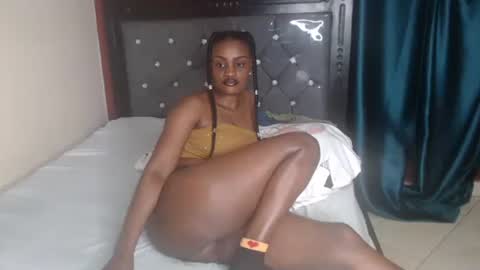 Snapshot of xowie1 chatting on 11.02.25 Xoe online show from 11.02.25