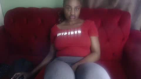 Snapshot of xowie1 chatting on 12.18.25 Xoe online show from 12.18.25