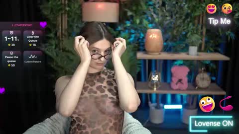 xoxo_molly online show from 10.11.25