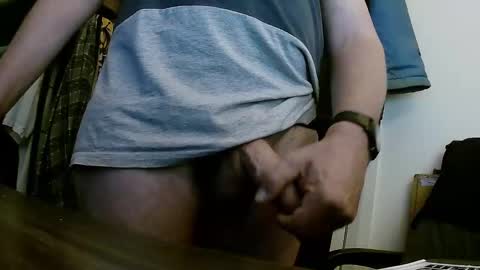 Snapshot of xplorer2018 chatting on 12.21.25 Mutual Jerk online show from 12.21.25