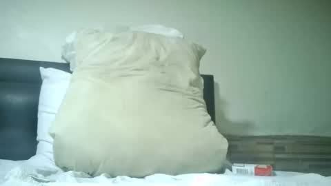 Snapshot of xposed_edger chatting on 04.30.26 xposed_edger online show from 04.30.26