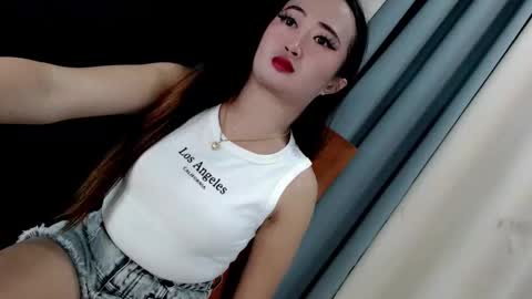 iseeu01 online show from 10.13.25