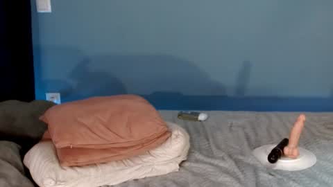 Snapshot of xsexycouples chatting on 12.20.24 AnnaMaee online show from 12.20.24