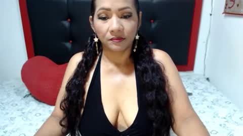 Snapshot of xshopyx chatting on 09.19.25 xshopyx online show from 09.19.25