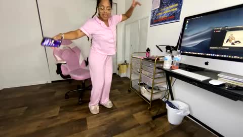 xStarGazingx online show from 09.10.25