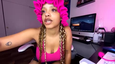 xStarGazingx online show from 09.11.25