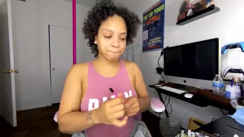 xStarGazingx online show from 10.12.25