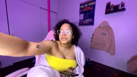 xStarGazingx online show from 04.01.26