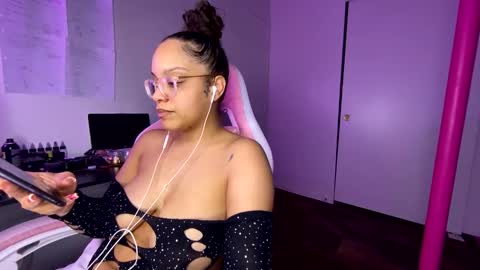 xStarGazingx online show from 04.03.26