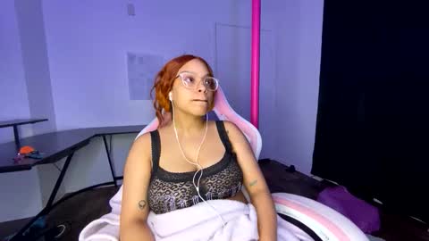 xStarGazingx online show from 05.22.26