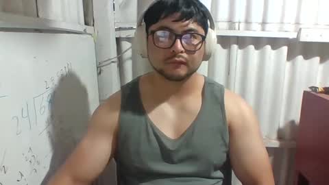 Snapshot of xstudiobog_90 chatting on 09.30.25 xstudiobog_90 online show from 09.30.25