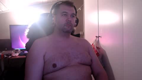 Snapshot of xtmartin chatting on 12.18.25 SlaveTrainingToServe86 online show from 12.18.25