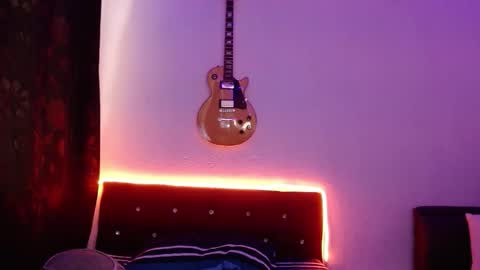 Snapshot of xx_johnson_xx chatting on 09.21.25 VALE online show from 09.21.25