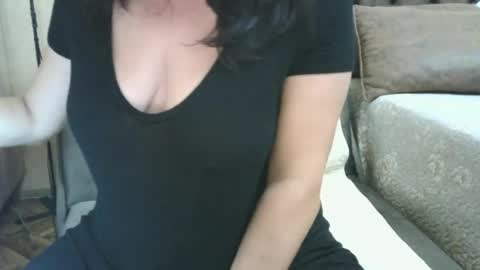 Snapshot of xxalexis chatting on 07.11.26 HotMomAlex online show from 07.11.26