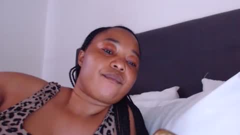 Snapshot of xxamor chatting on 10.20.25 Xxamor online show from 10.20.25