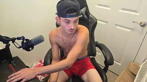 Snapshot of xxdreamboyxx0o chatting on 07.29.26 XxDreamBoyxX online show from 07.29.26