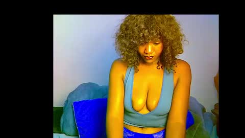 Snapshot of xxfleurlove chatting on 11.19.25 xxfleurlove online show from 11.19.25