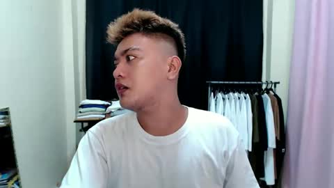 Snapshot of xxhotloyd_cummerx chatting on 11.15.25 Loyd online show from 11.15.25