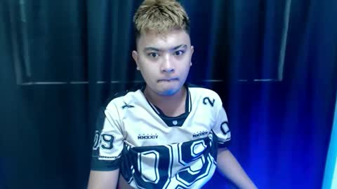 Snapshot of xxhotloyd_cummerx chatting on 11.18.25 Loyd online show from 11.18.25