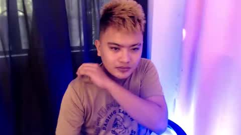 Snapshot of xxhotloyd_cummerx chatting on 11.22.25 Loyd online show from 11.22.25