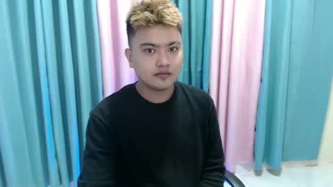 Snapshot of xxhotloyd_cummerx chatting on 11.23.25 Loyd online show from 11.23.25