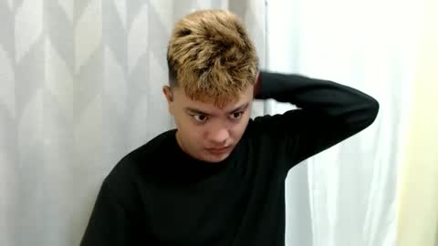 Snapshot of xxhotloyd_cummerx chatting on 11.24.25 Loyd online show from 11.24.25