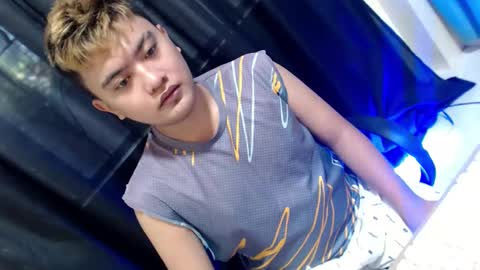 Snapshot of xxhotloyd_cummerx chatting on 11.30.25 Loyd online show from 11.30.25