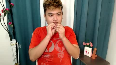 Snapshot of xxhotloyd_cummerx chatting on 12.15.25 Loyd online show from 12.15.25