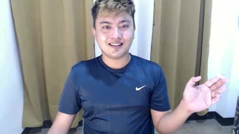 Snapshot of xxhotloyd_cummerx chatting on 12.16.25 Loyd online show from 12.16.25