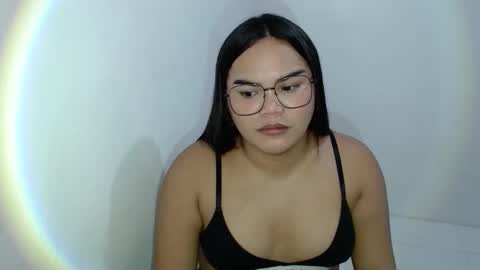 Kylie Smith online show from 09.10.25