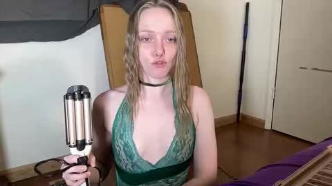 Snapshot of xxloveanastasia chatting on 01.16.26 LoveAnastasia online show from 01.16.26