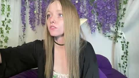 Snapshot of xxloveanastasia chatting on 02.12.26 LoveAnastasia online show from 02.12.26