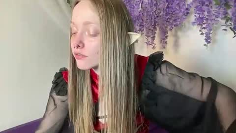 Snapshot of xxloveanastasia chatting on 04.21.26 LoveAnastasia online show from 04.21.26