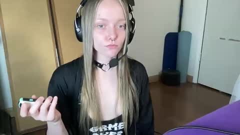Snapshot of xxloveanastasia chatting on 05.06.26 LoveAnastasia online show from 05.06.26