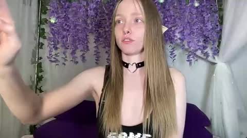 Snapshot of xxloveanastasia chatting on 06.11.26 LoveAnastasia online show from 06.11.26