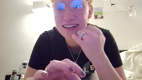 Snapshot of xxmariebliss chatting on 03.30.26 xxmariebliss online show from 03.30.26