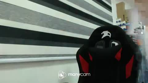 Snapshot of xxmonsterbigcockxx chatting on 01.18.25 Kaycee online show from 01.18.25