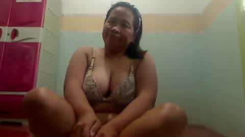xxpinaymomxx online show from 11.29.25