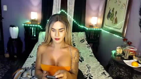 Snapshot of xxqueenofperfectionxx chatting on 01.02.25 urperfection kelly online show from 01.02.25