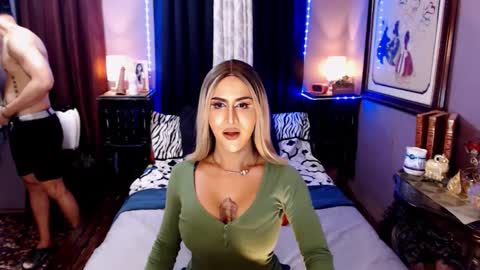 Snapshot of xxqueenofperfectionxx chatting on 01.10.25 urperfection kelly online show from 01.10.25