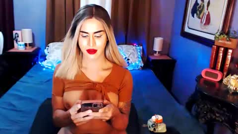 Snapshot of xxqueenofperfectionxx chatting on 01.23.25 urperfection kelly online show from 01.23.25