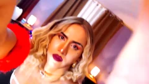 Snapshot of xxqueenofperfectionxx chatting on 01.24.25 urperfection kelly online show from 01.24.25