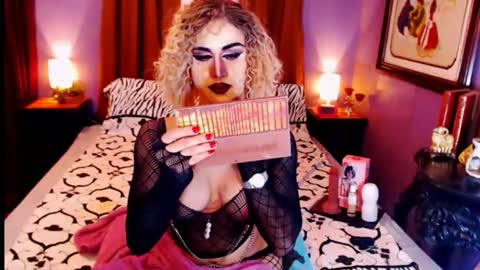 Snapshot of xxqueenofperfectionxx chatting on 02.04.25 urperfection kelly online show from 02.04.25