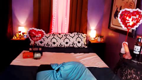 Snapshot of xxqueenofperfectionxx chatting on 02.14.25 urperfection kelly online show from 02.14.25