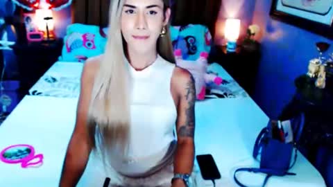 Snapshot of xxqueenofperfectionxx chatting on 03.04.25 urperfection kelly online show from 03.04.25