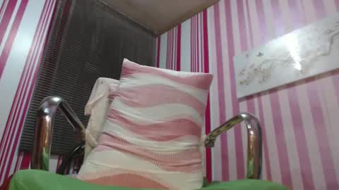 Snapshot of xxrowenatastycockforyouxx chatting on 02.13.25 xxrowenatastycockforyouxx online show from 02.13.25