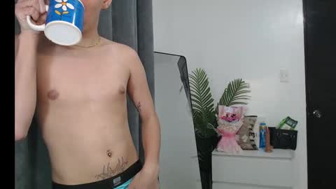 Snapshot of xxsebastian18 chatting on 03.10.25 seb online show from 03.10.25