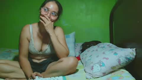 Snapshot of xxsexypinayxx chatting on 02.15.25 xxsexypinayxx online show from 02.15.25